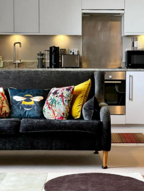 Stunning 2 bedroom apartment with parking in a prime, Central location